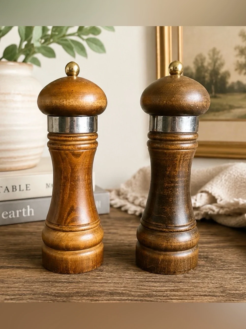 Vintage Wooden Salt & Pepper Grinder Mill Set Turned Wood Brass Accent Pair
